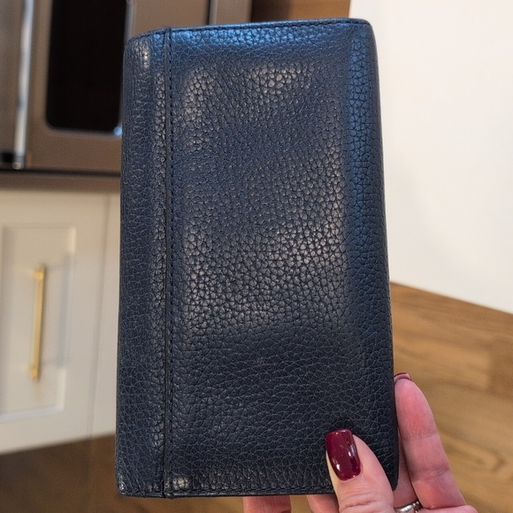 Marc Jacobs Navy Pebbled Leather Trifold Wallet. - Picture 4 of 11